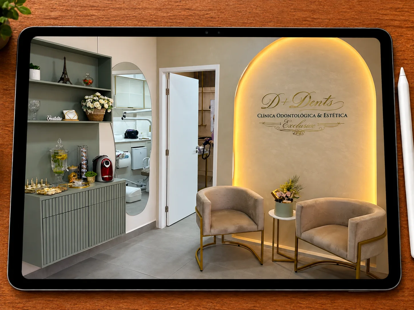 Recepção da Unidade D+ Dents Exclusive em um tablet