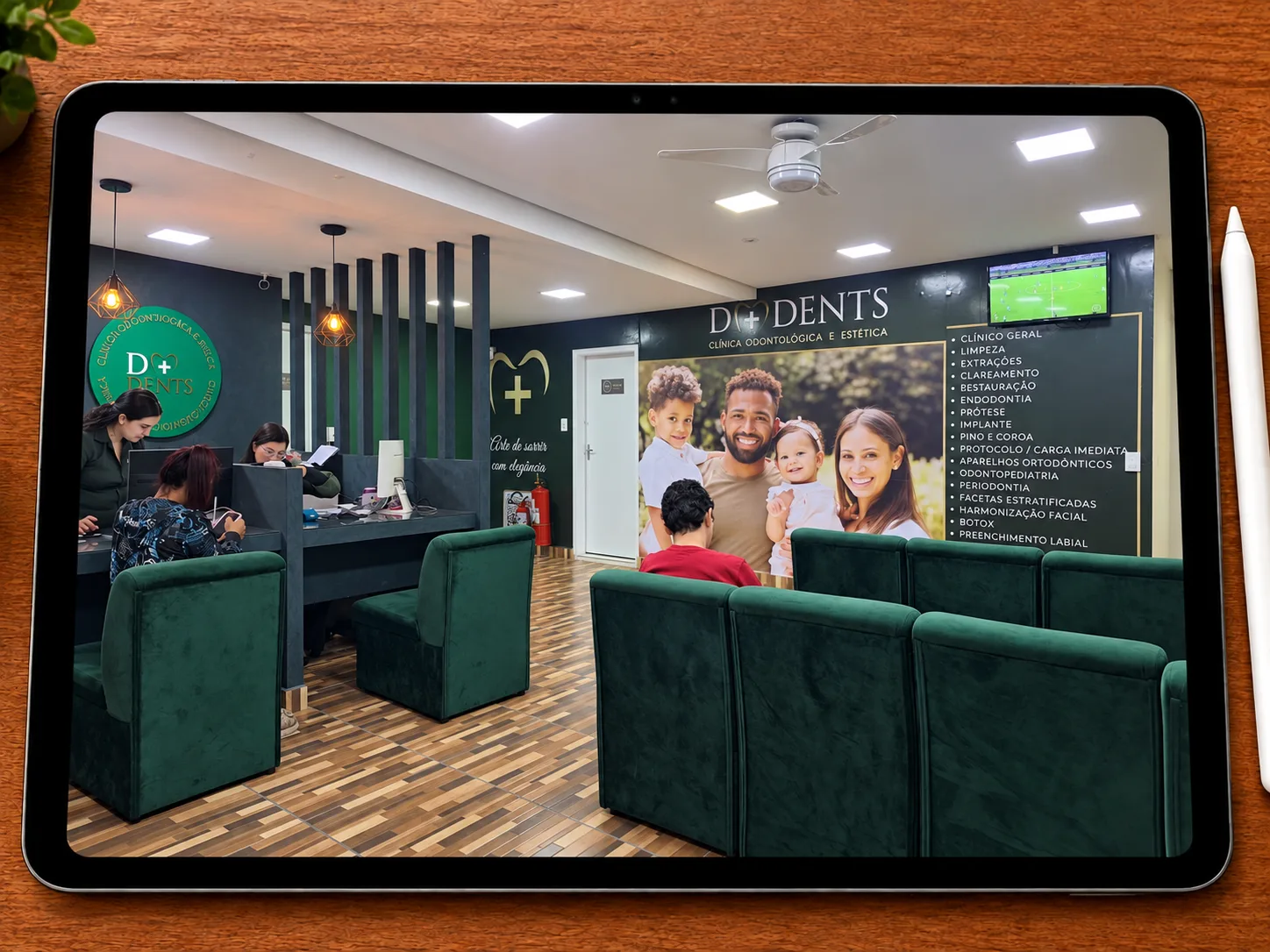 Recepção da Unidade D+ Dents Ragueb Chohfi em um tablet